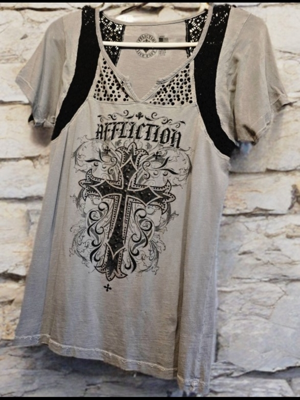 Affliction Women's Gray Graphic Cross Short Sleeve Top. 👚👕 #Affliction #Women